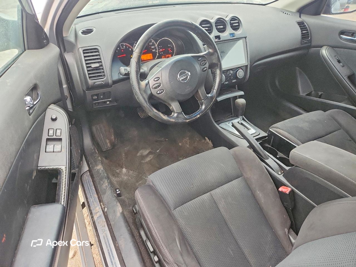 Nissan Altima 2010