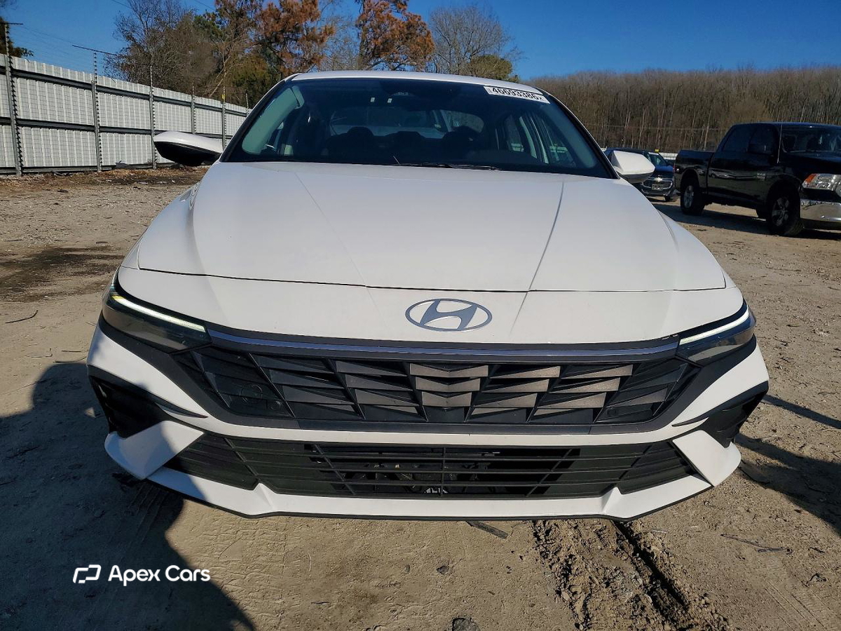 Hyundai Elantra 2025
