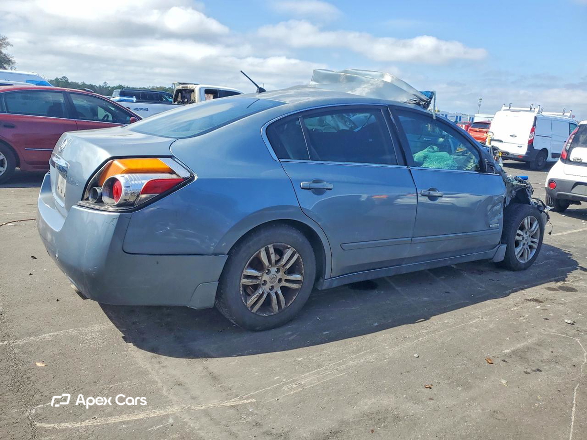Nissan Altima 2011