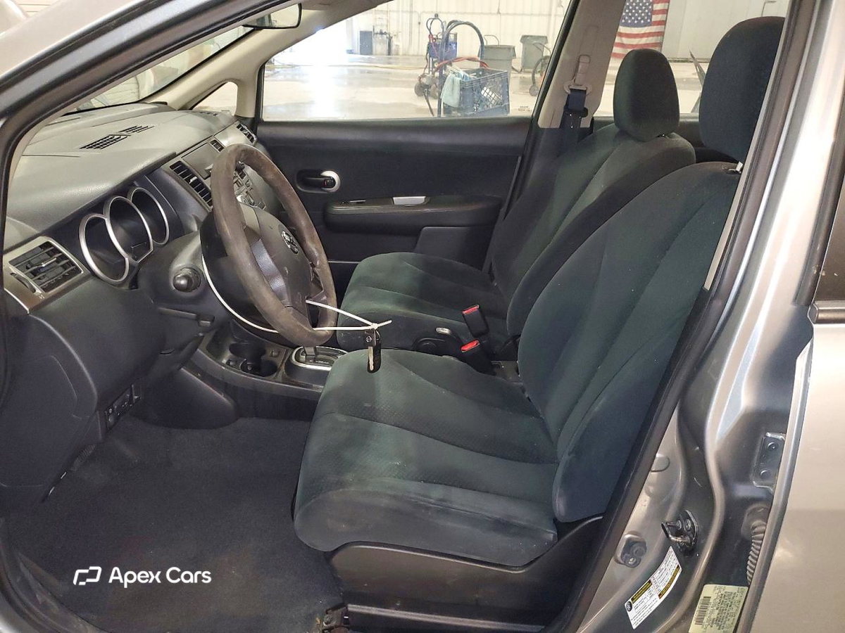Nissan Versa 2011