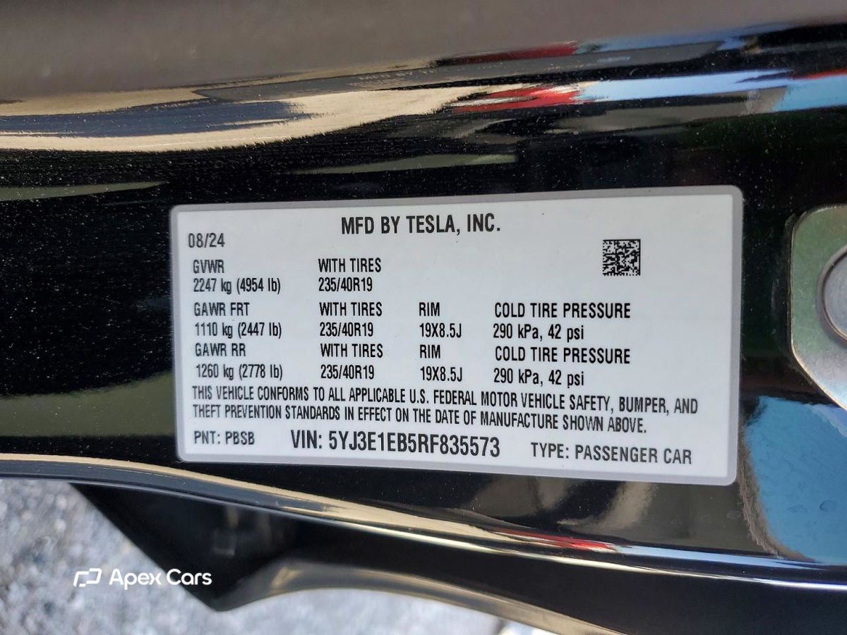 Tesla Model 3 2024