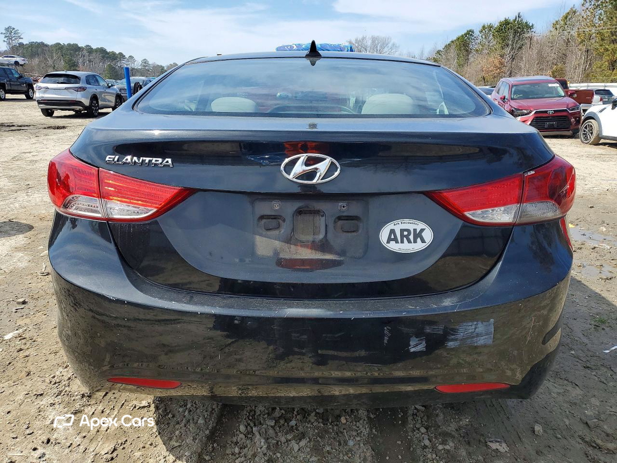 Hyundai Elantra 2011