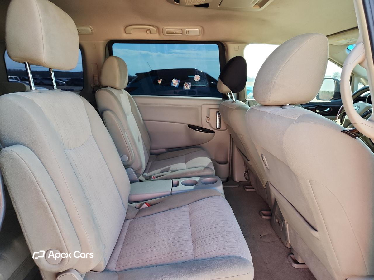 Nissan Quest 2013