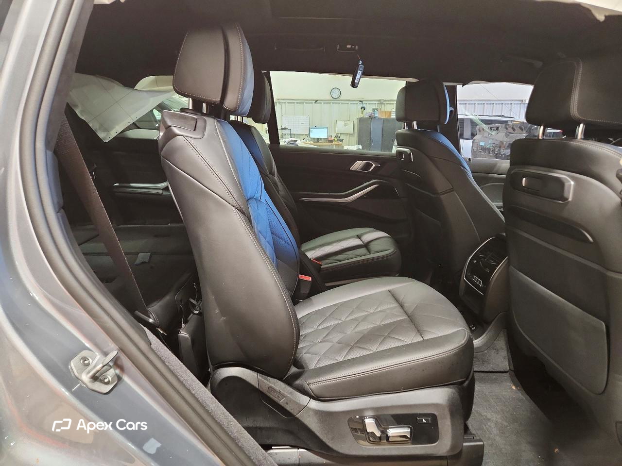 BMW X7 2025
