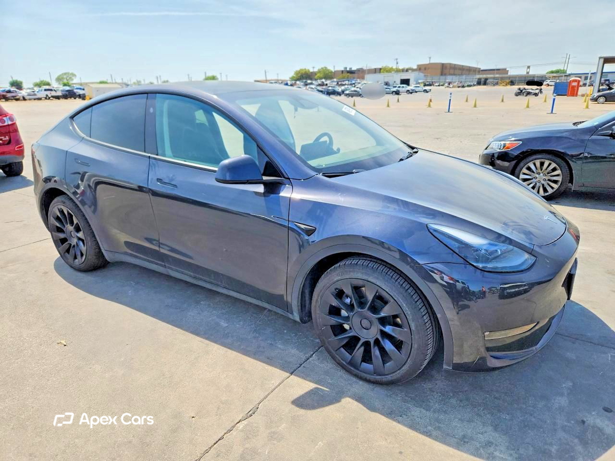 Tesla Model Y 2024