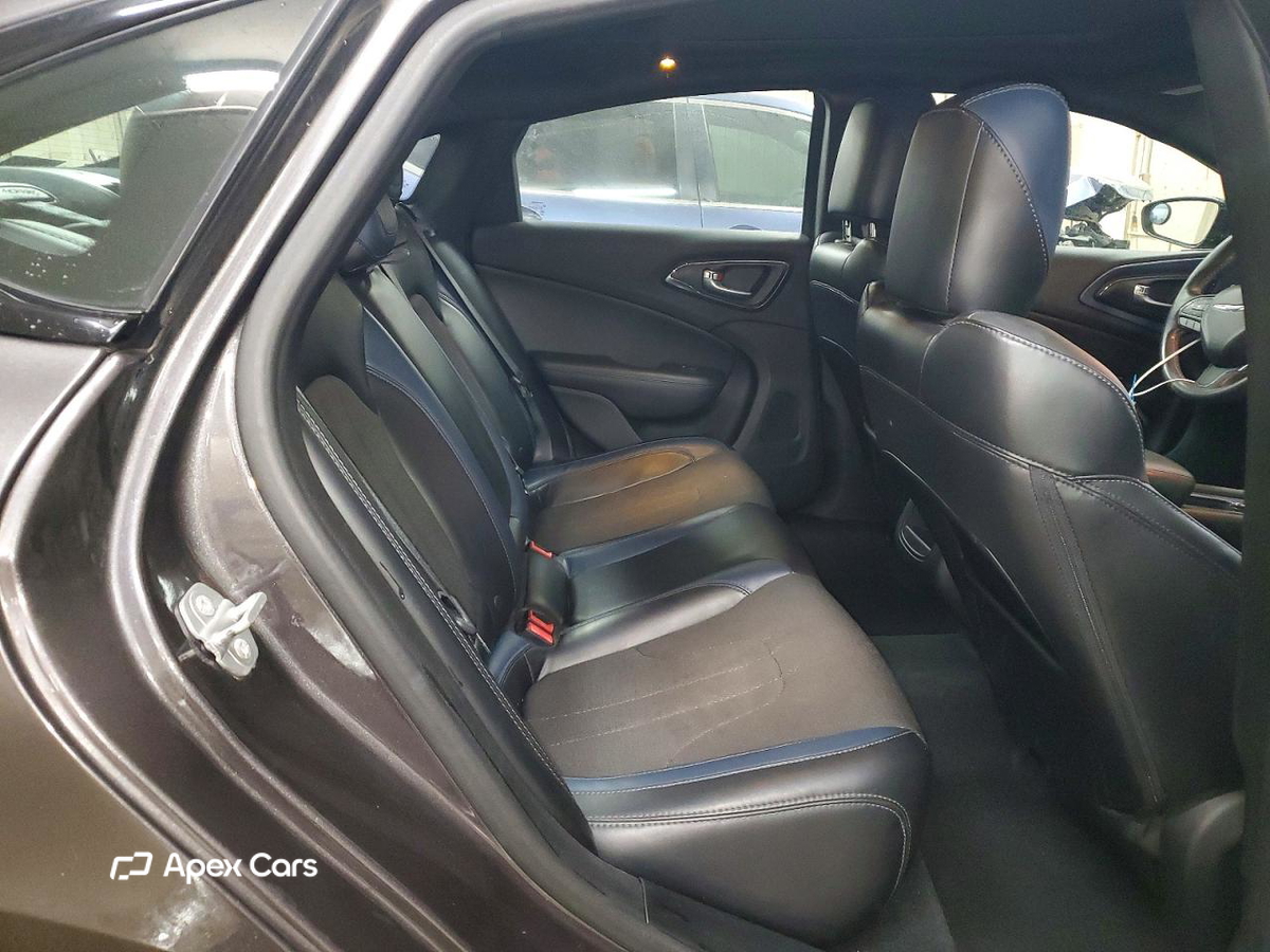 Chrysler 200 2015