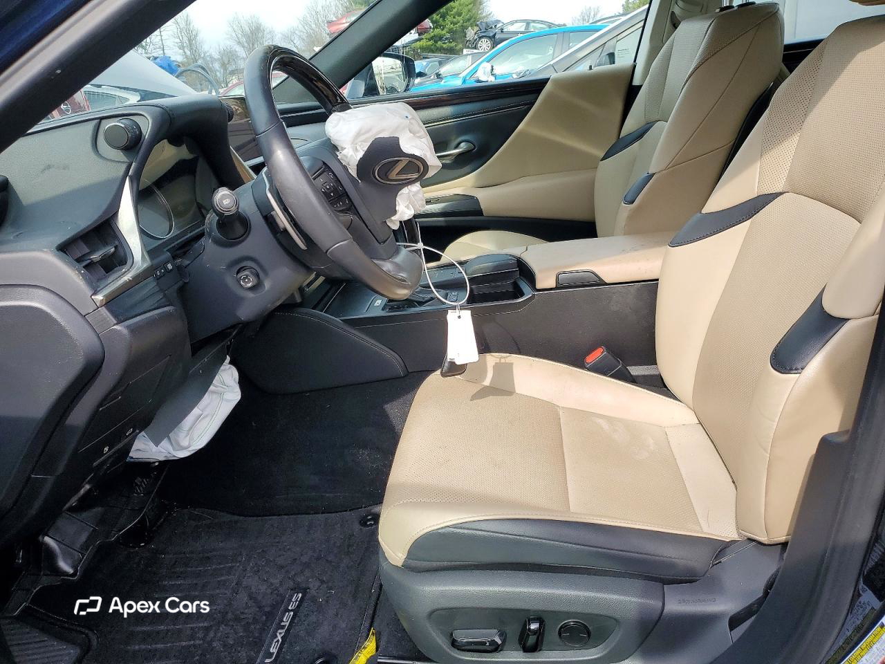 Lexus ES 2021