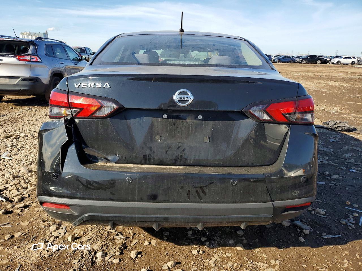 Nissan Versa 2021