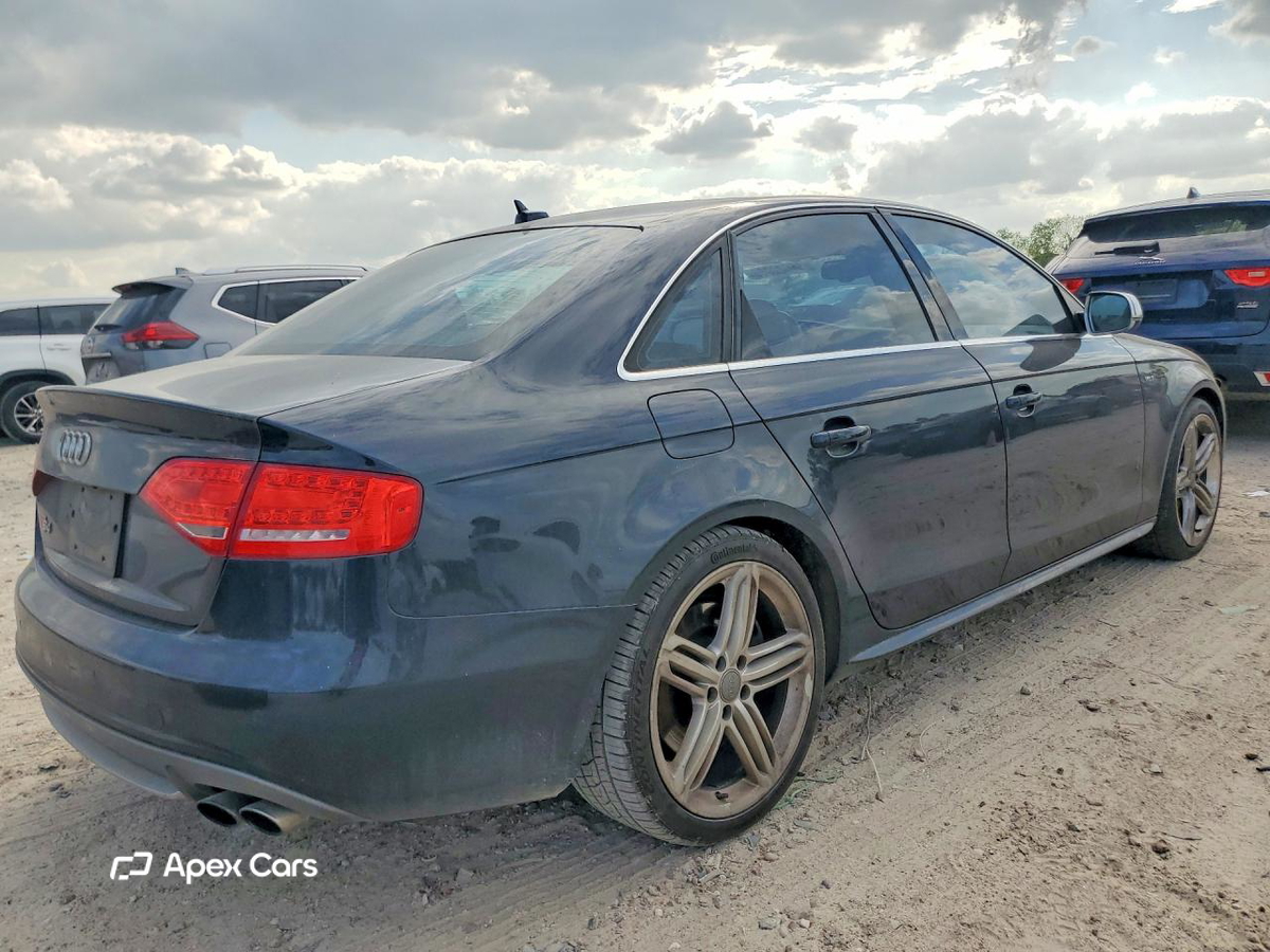 Audi RS4 2011