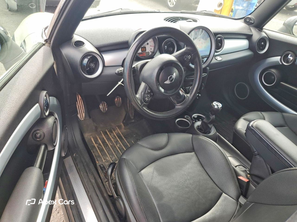 MINI Cooper 2012