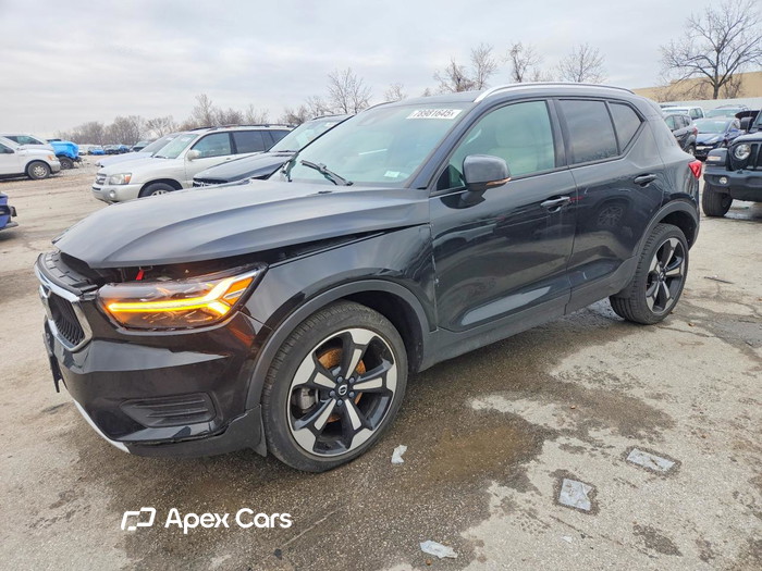 2020 Volvo XC40 - Image 1 of 5