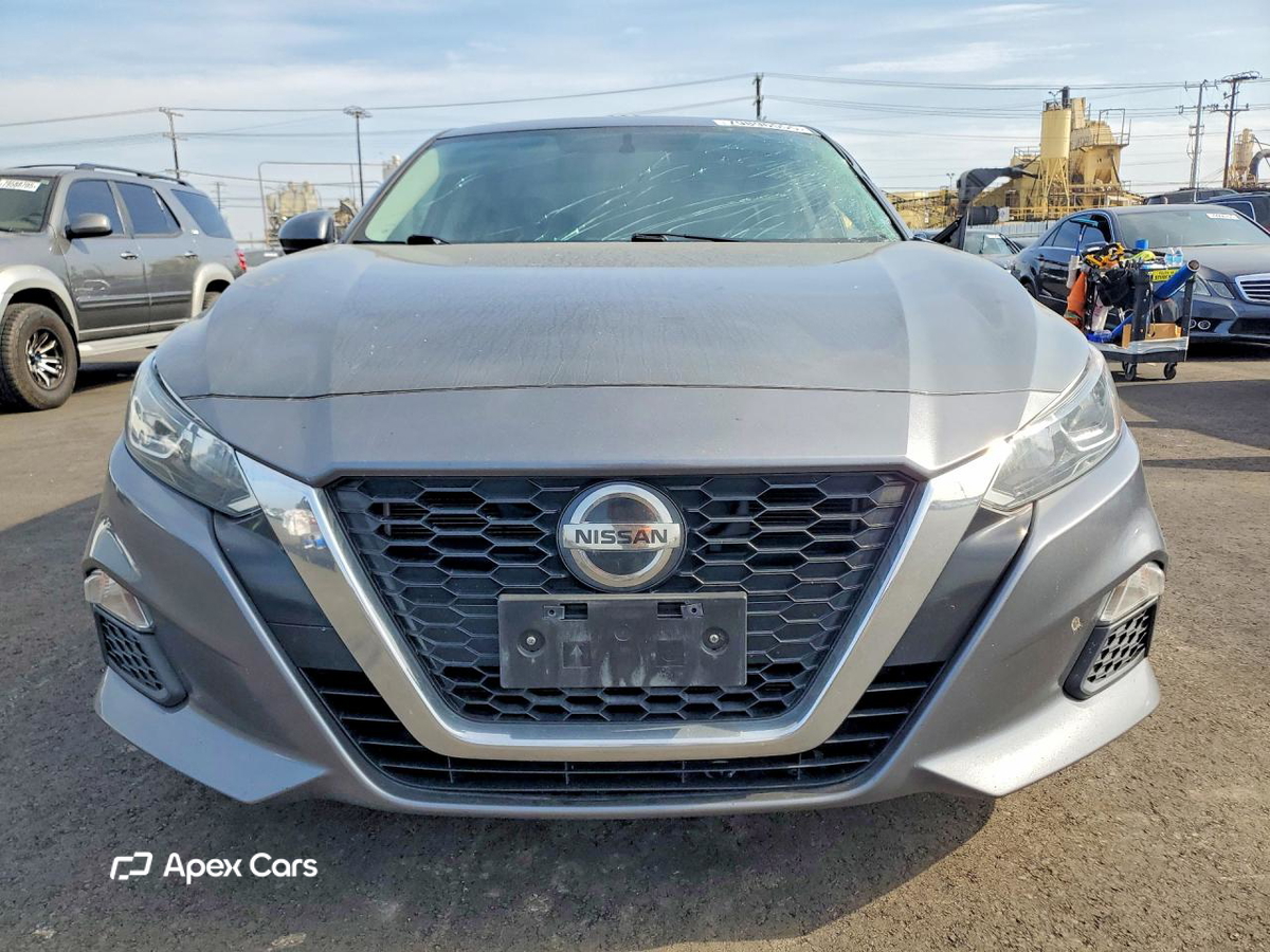 Nissan Altima 2020