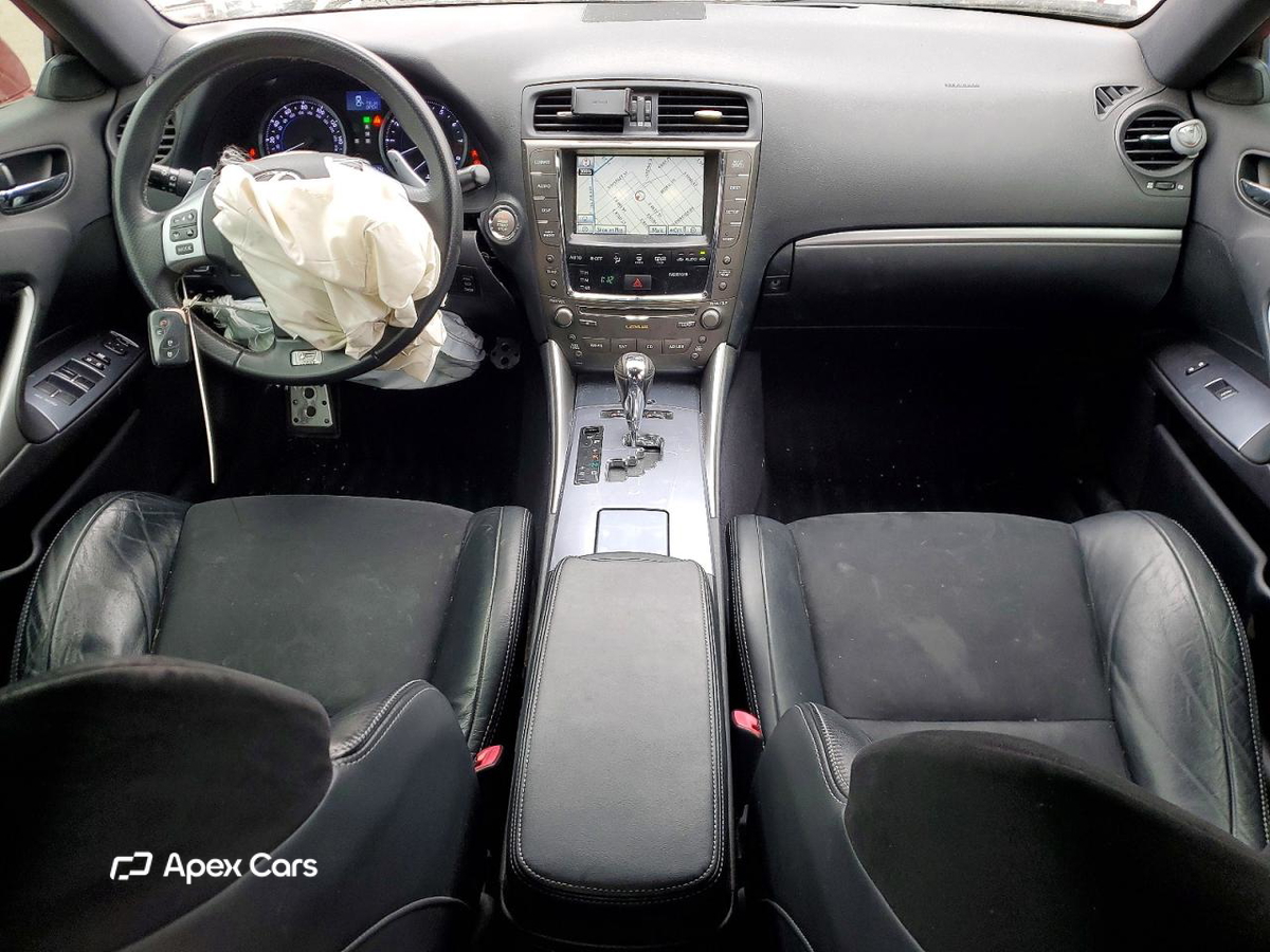 Lexus IS 2011