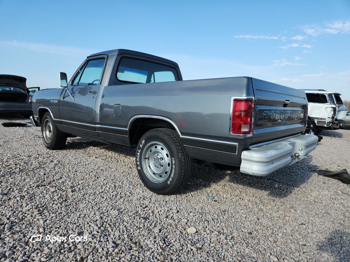 Dodge D150 1986