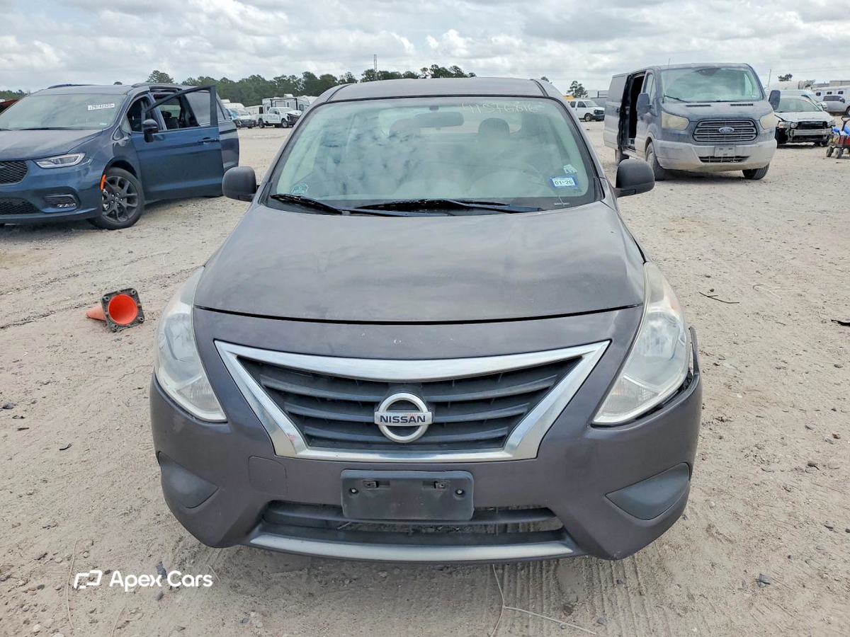 Nissan Versa 2015