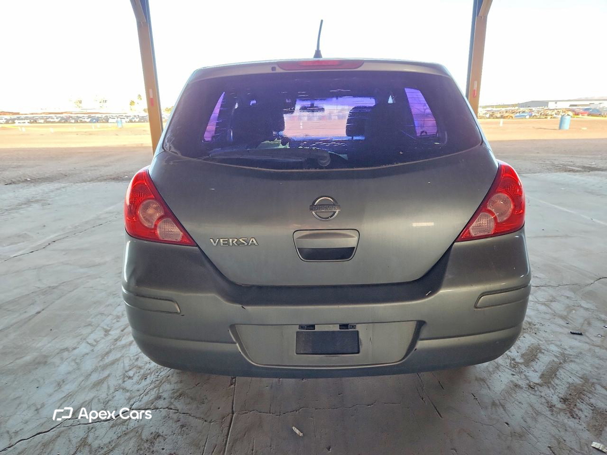 Nissan Versa 2011