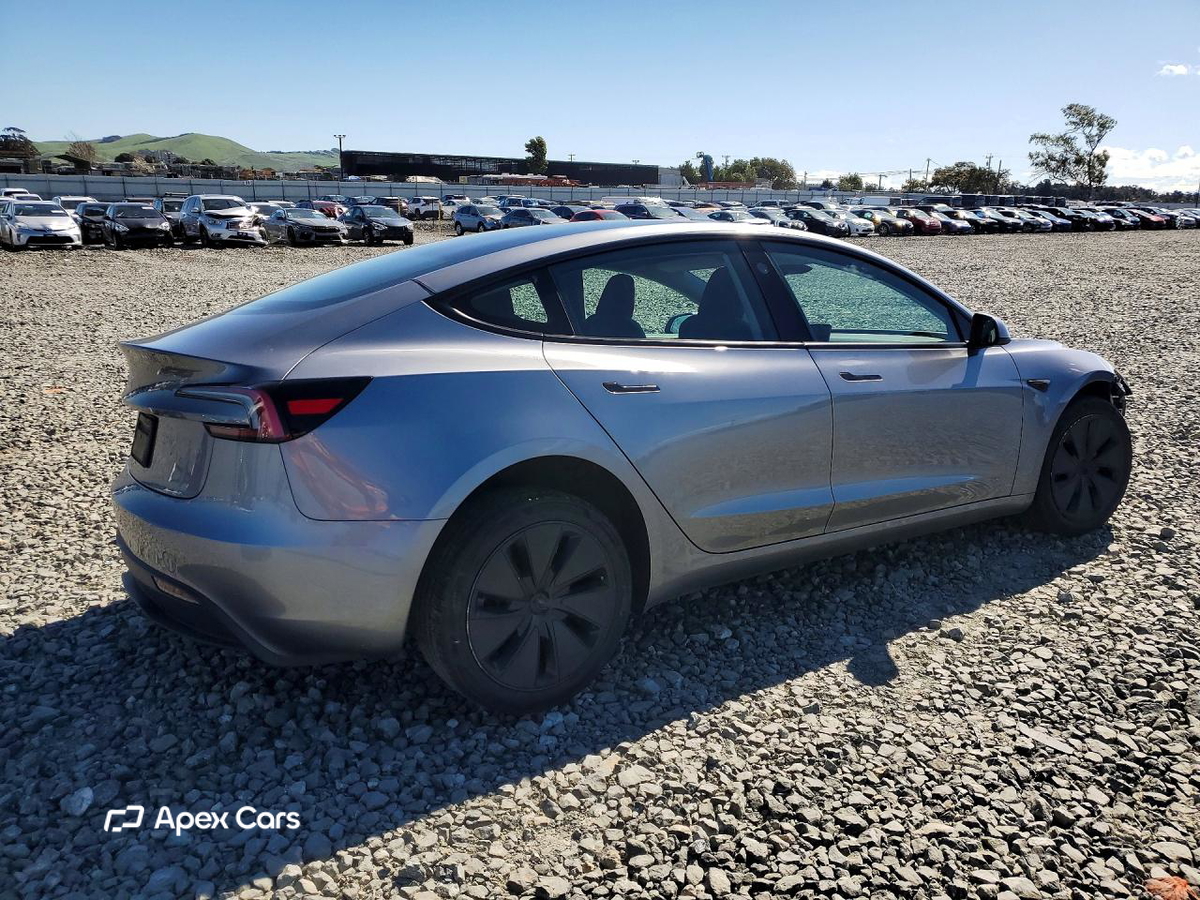 Tesla Model 3 2024