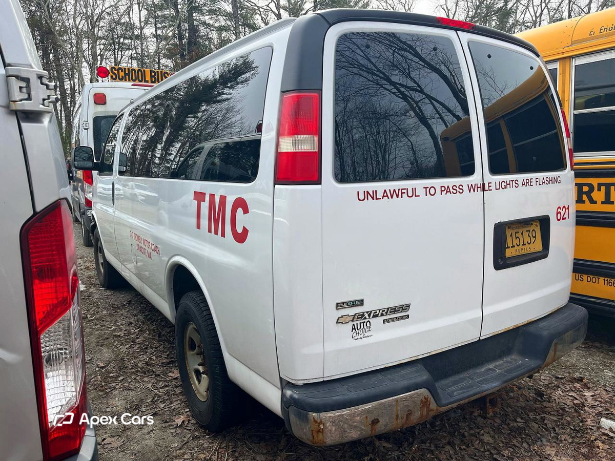 Chevrolet Express 2011