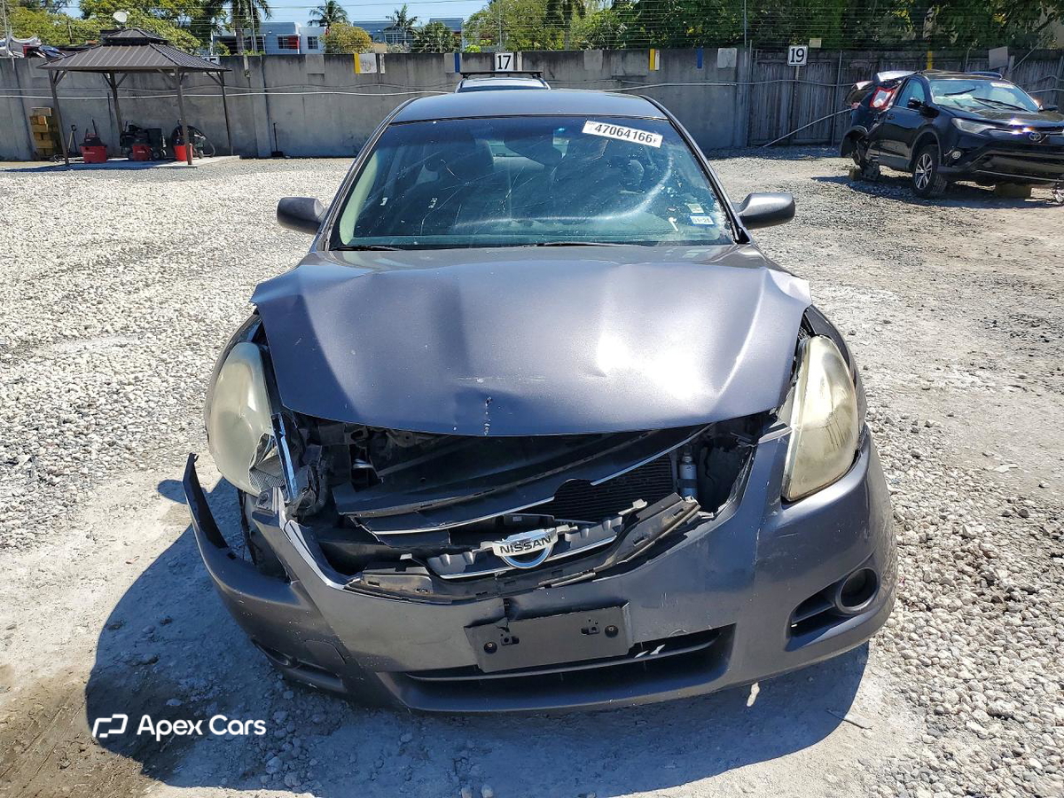 Nissan Altima 2012