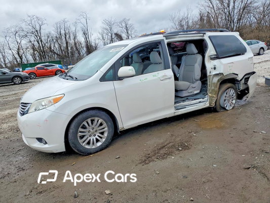 Toyota Sienna 2015 - Image 1 of 13