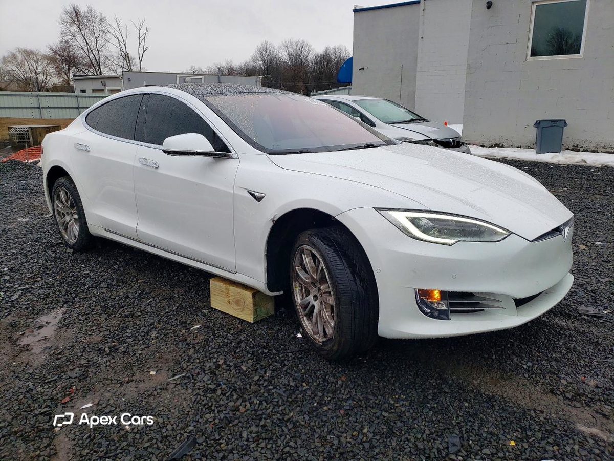 Tesla Model S 2021