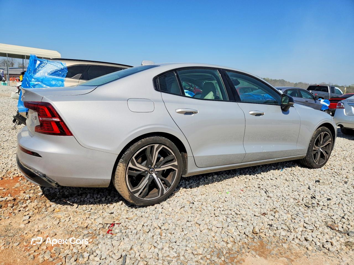 Volvo S60 2024