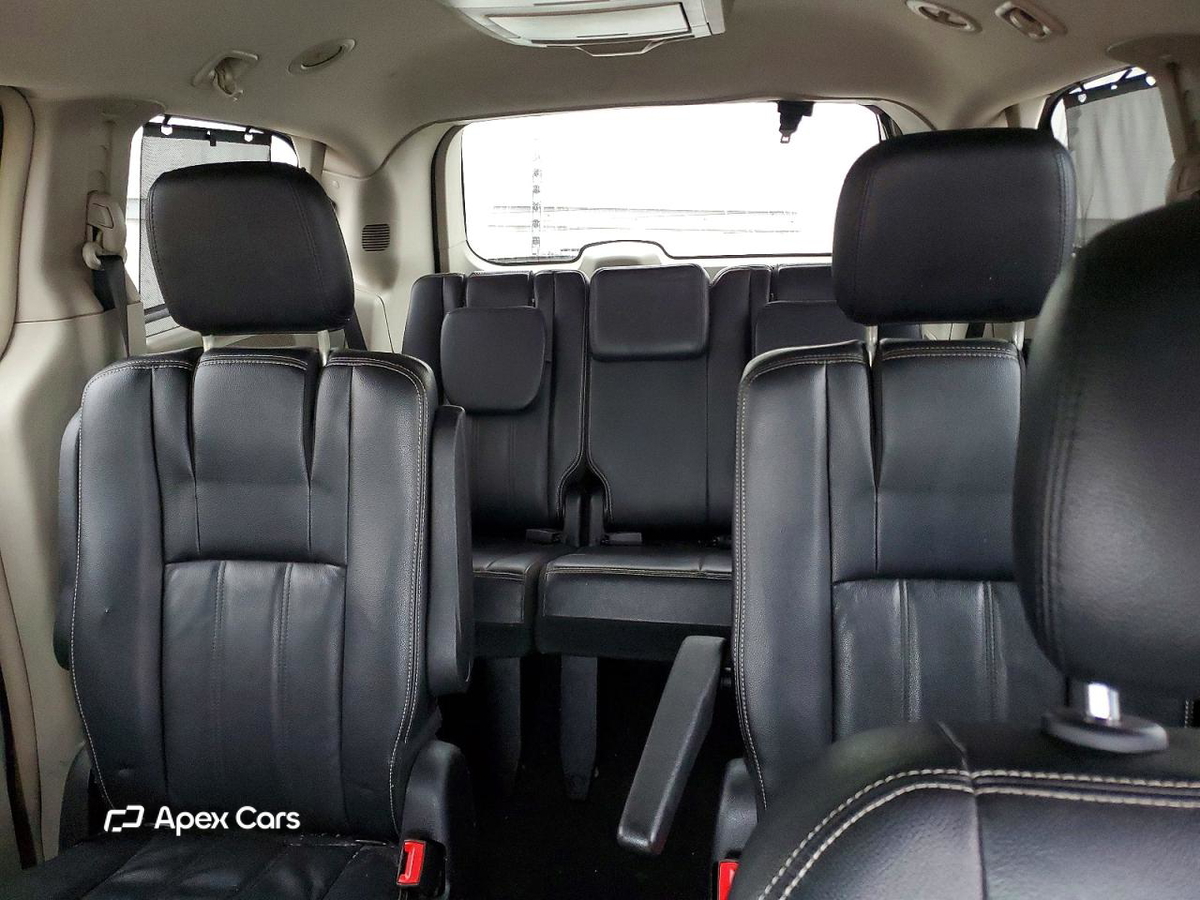 Chrysler Voyager 2013