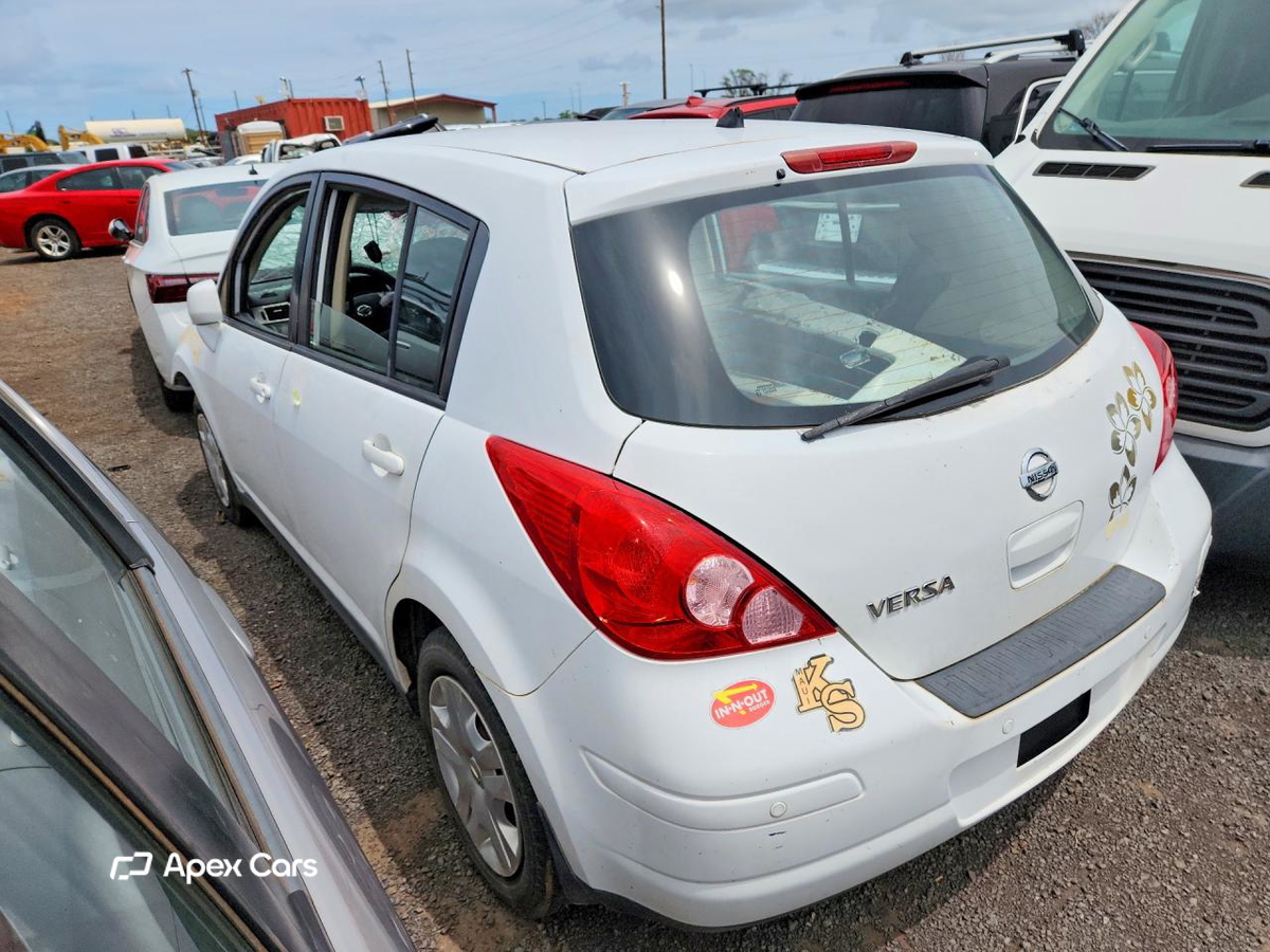 Nissan Versa 2011