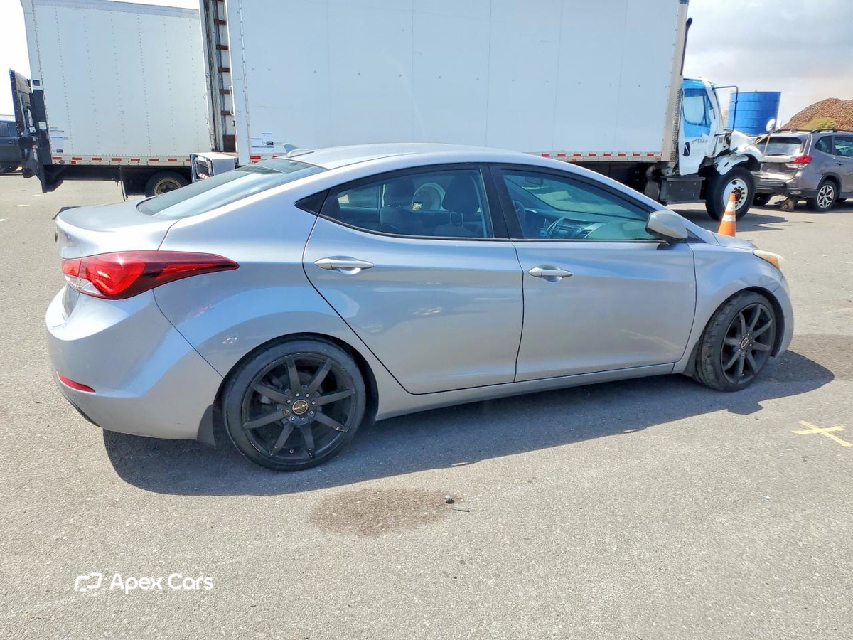 Hyundai Elantra 2015