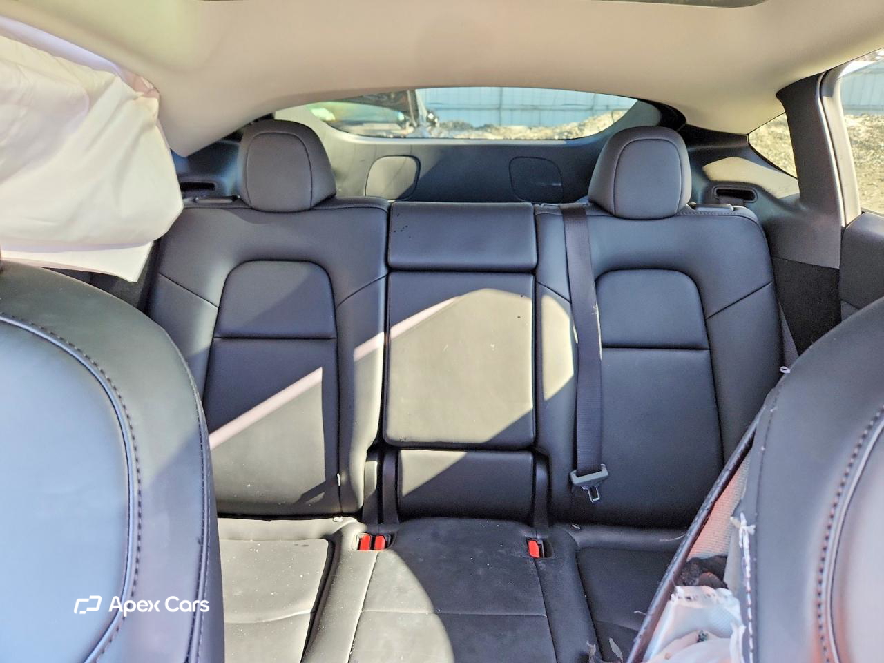 Tesla Model Y 2025