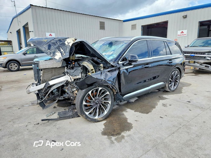 2023 Lincoln Aviator - Image 1 of 5