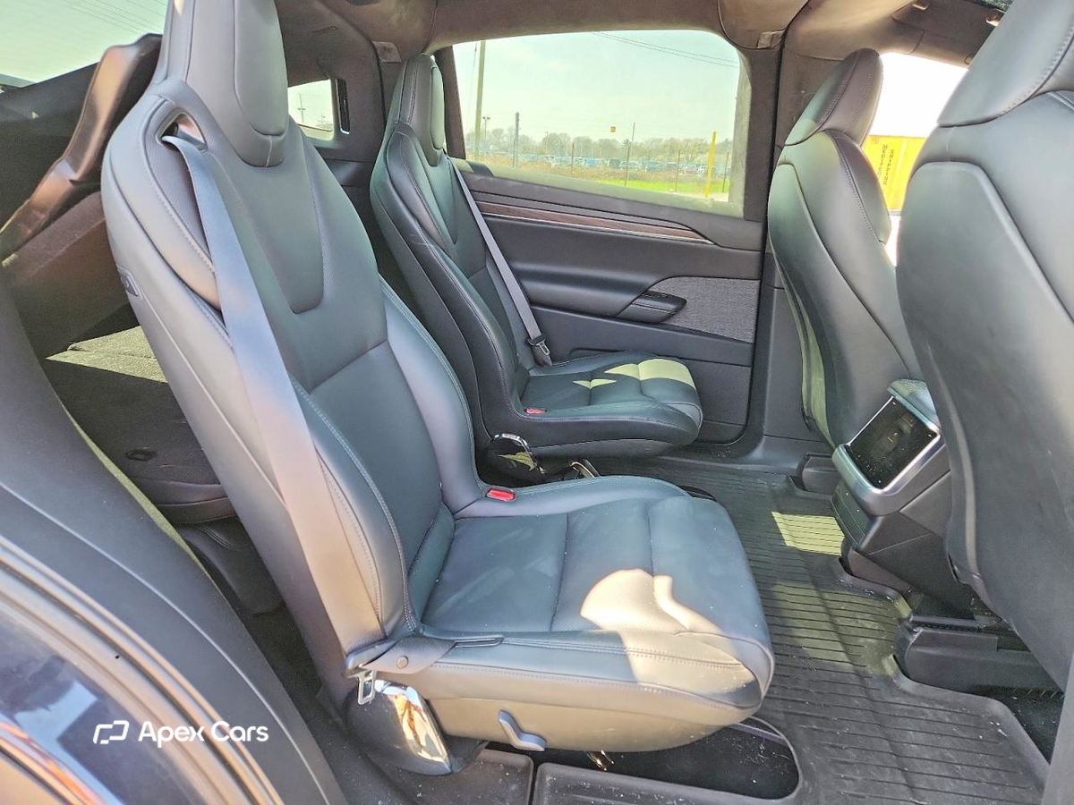 Tesla Model X 2024