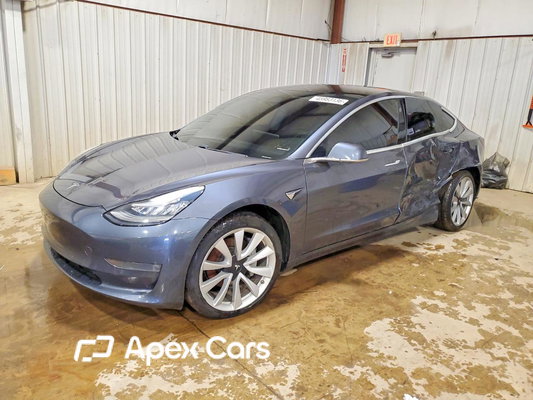 Tesla Model 3 2020 - Image 1 of 5