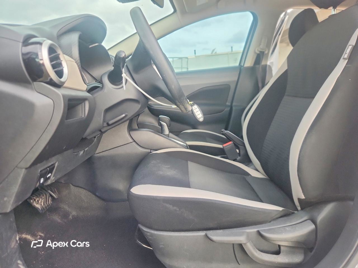 Nissan Versa 2021