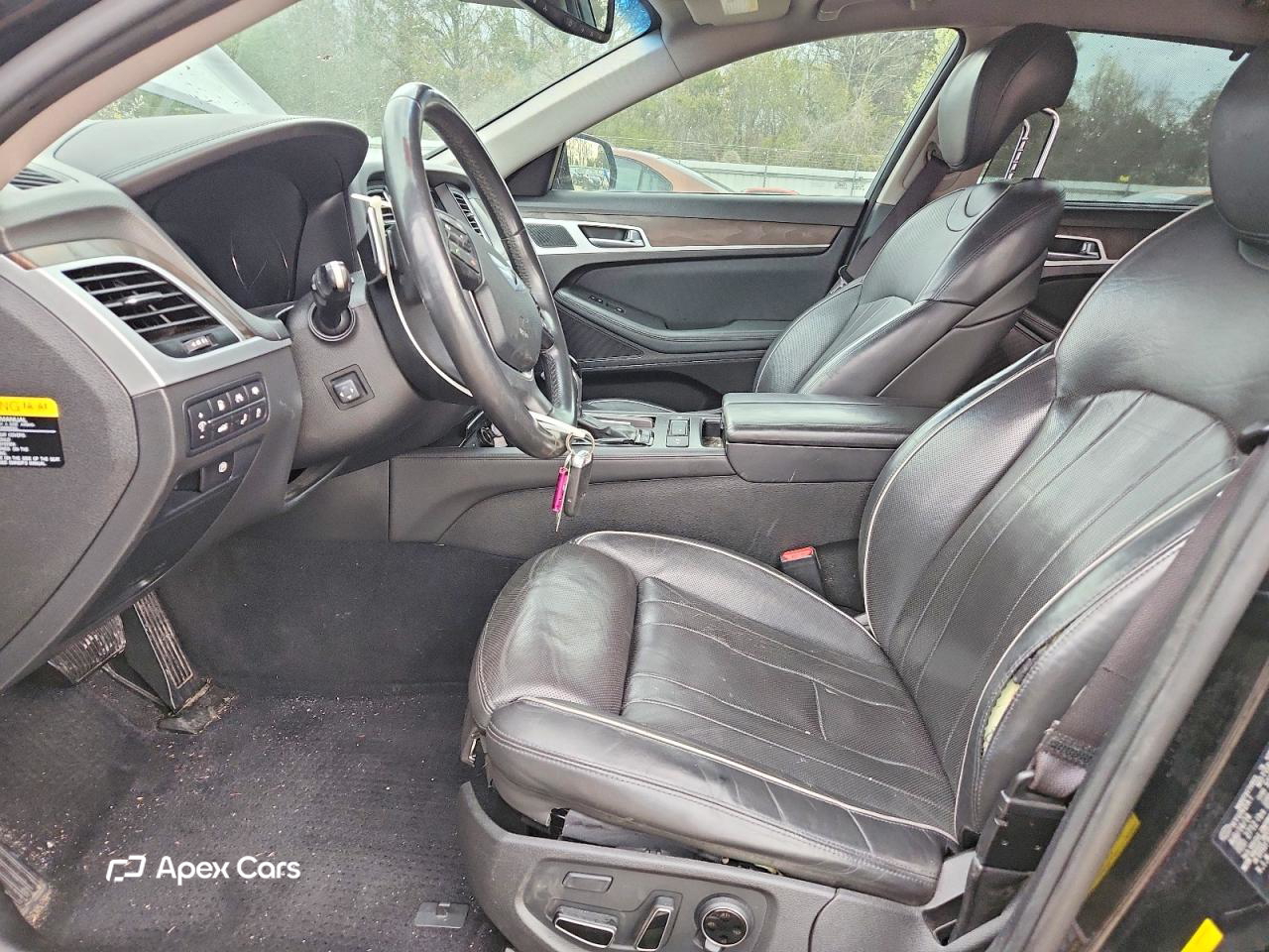 Hyundai Genesis 2015