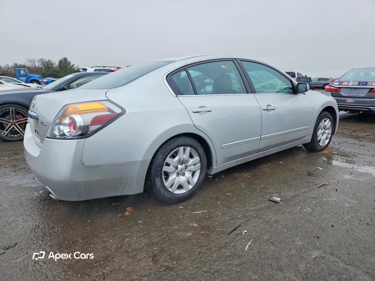 Nissan Altima 2011