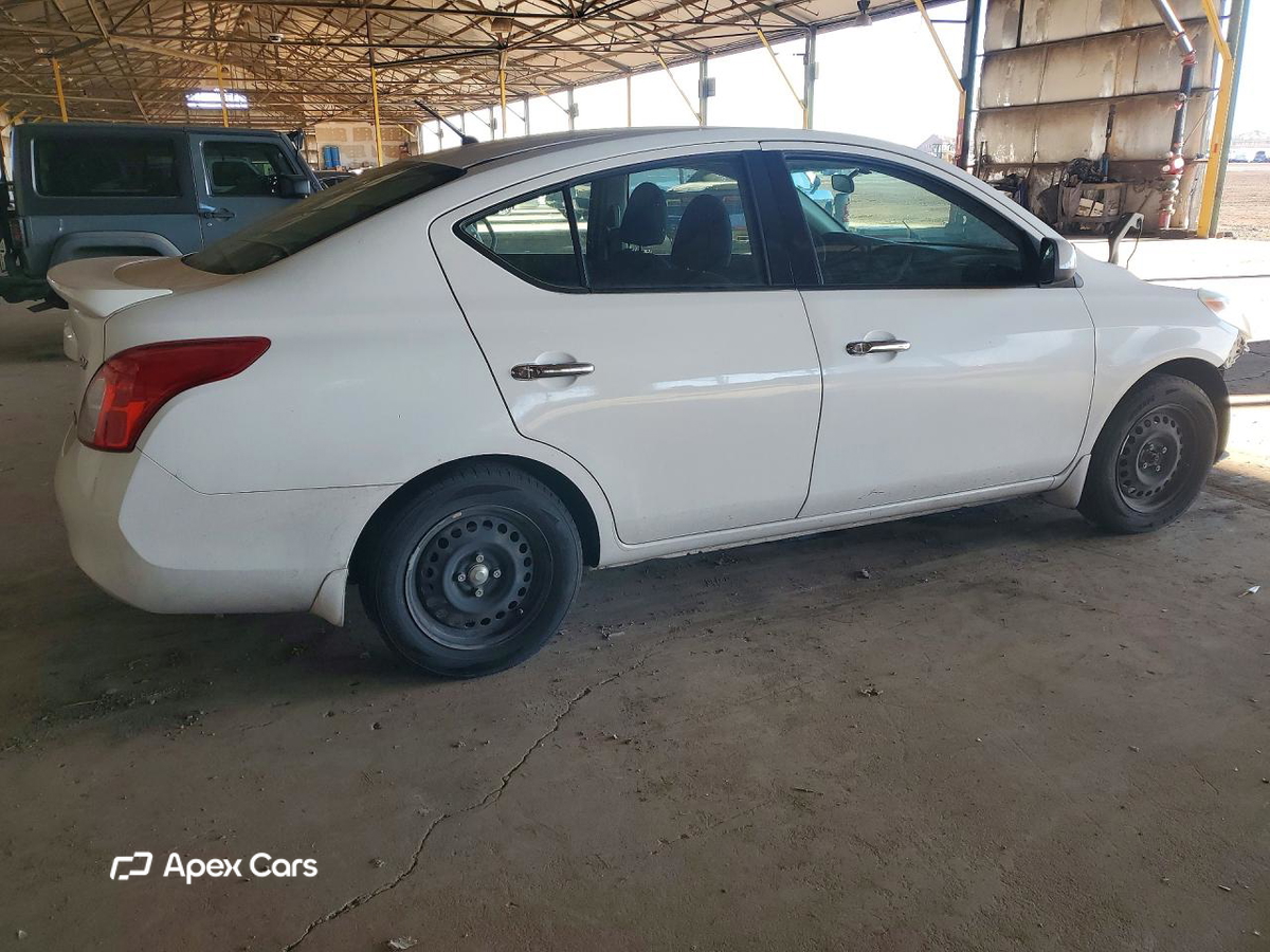 Nissan Versa 2014