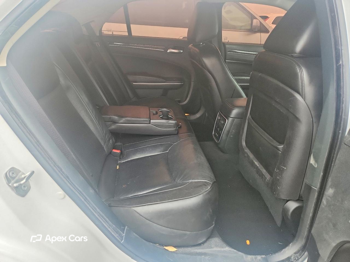 Chrysler 300 2022