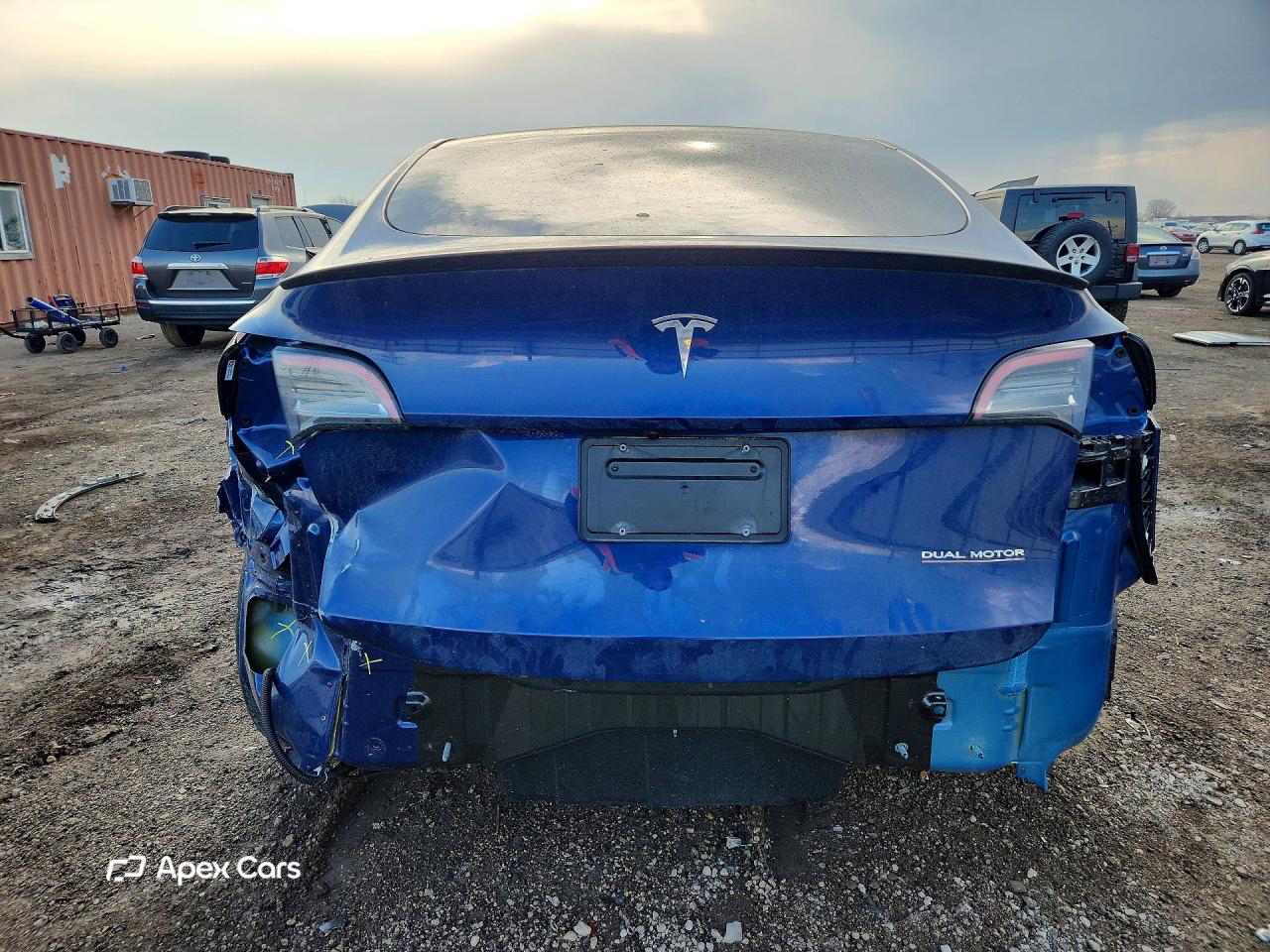 Tesla Model Y 2024