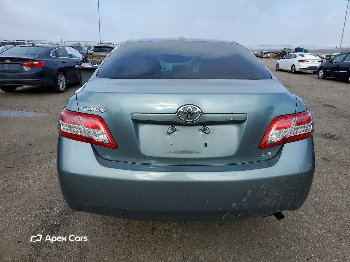 Toyota Camry 2011