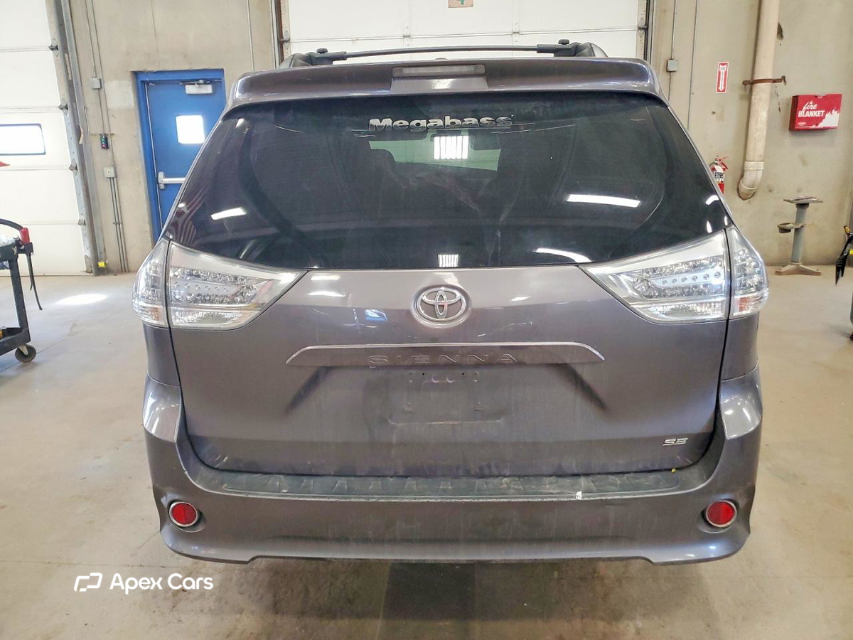 Toyota Sienna 2011