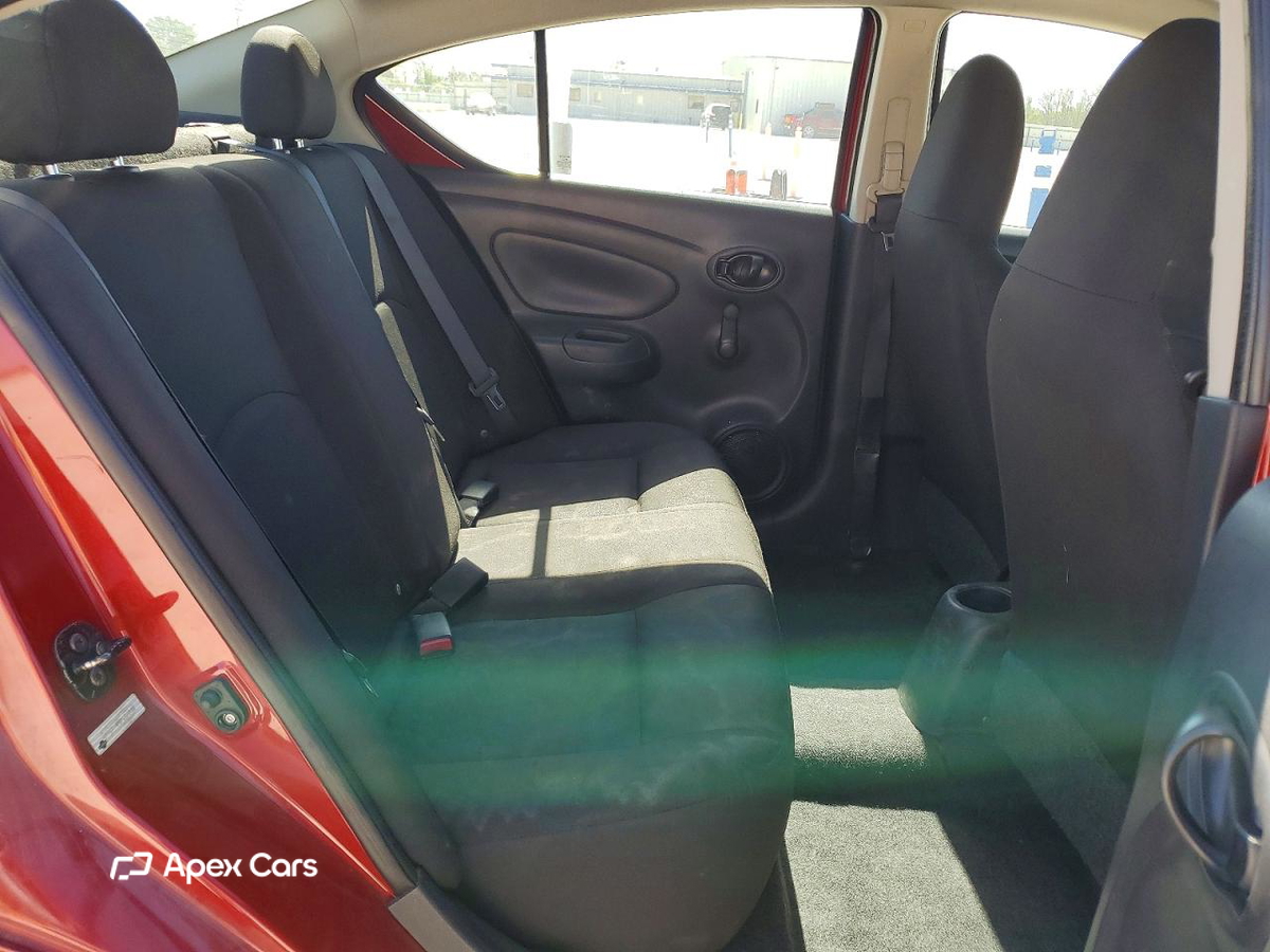 Nissan Versa 2015