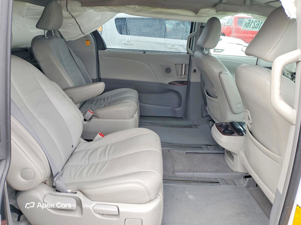 Toyota Sienna 2011