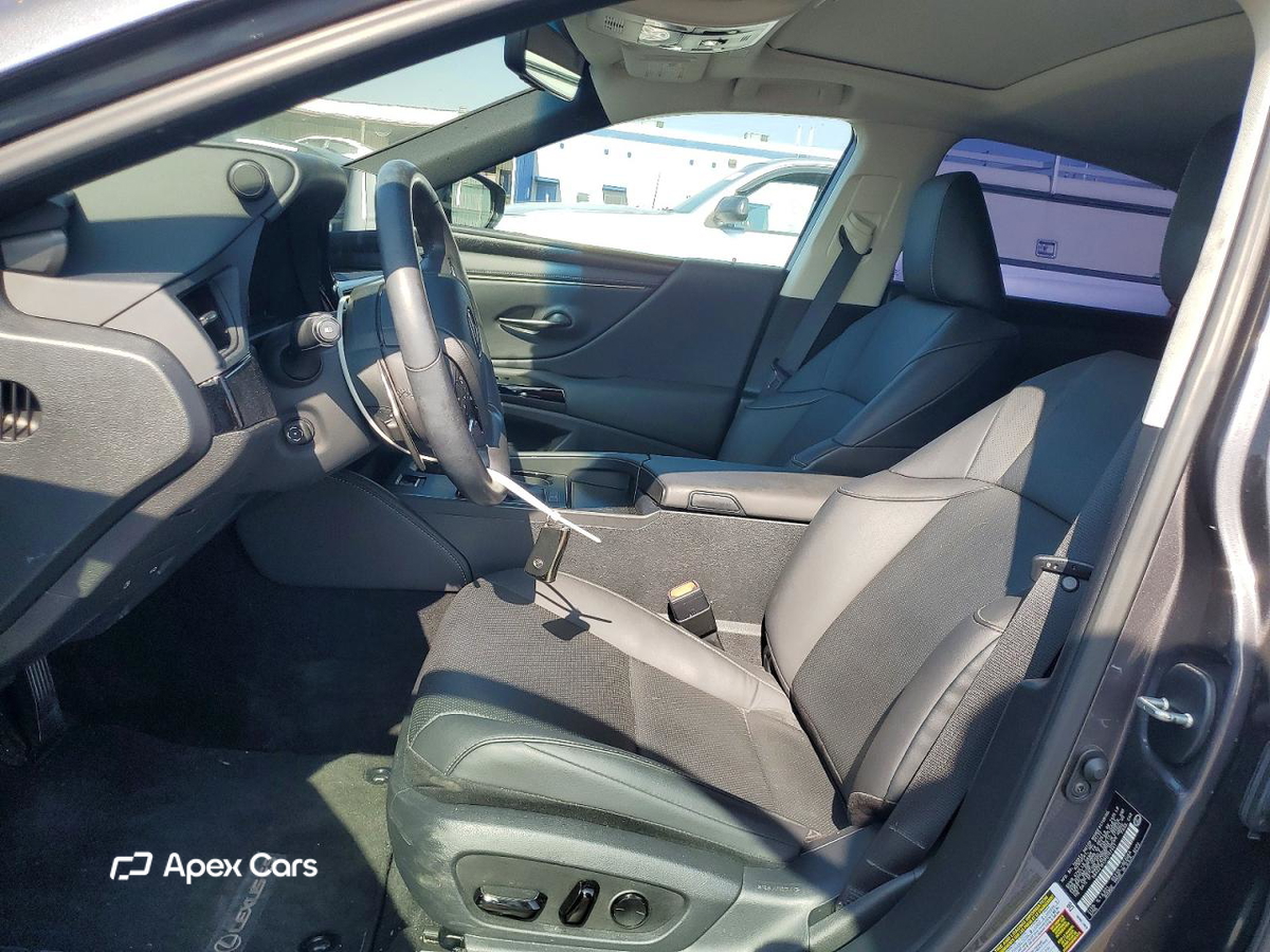 Lexus ES 2023