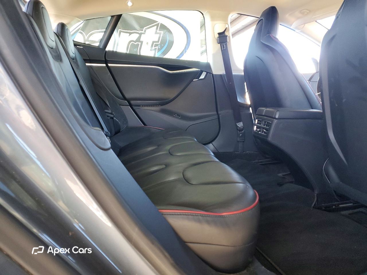Tesla Model S 2013