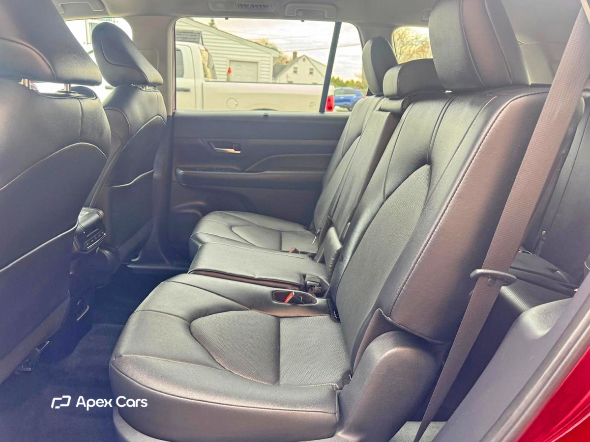 Toyota Highlander 2025