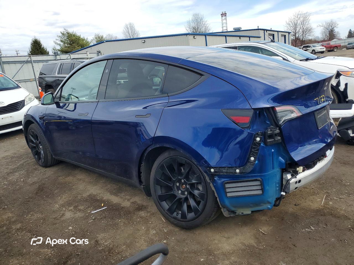 Tesla Model Y 2024