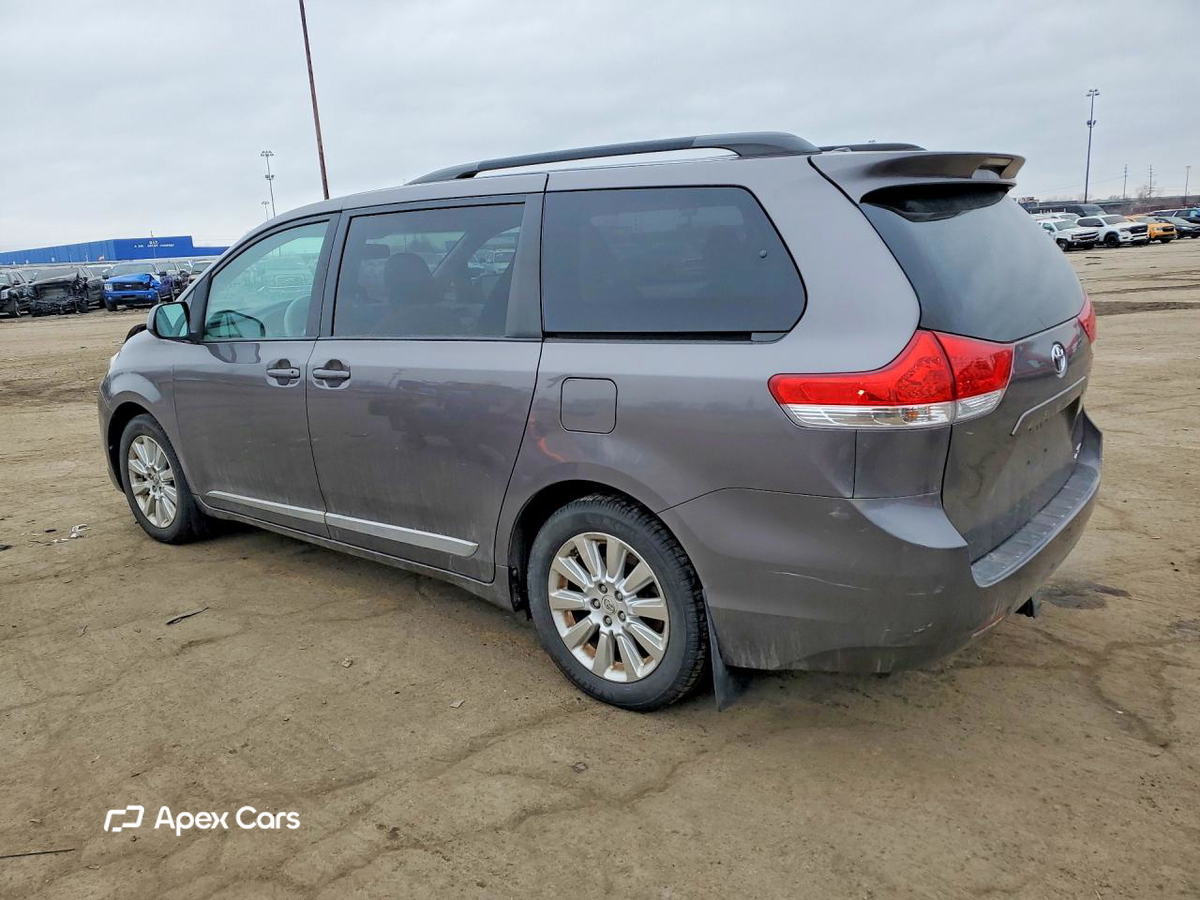 Toyota Sienna 2012
