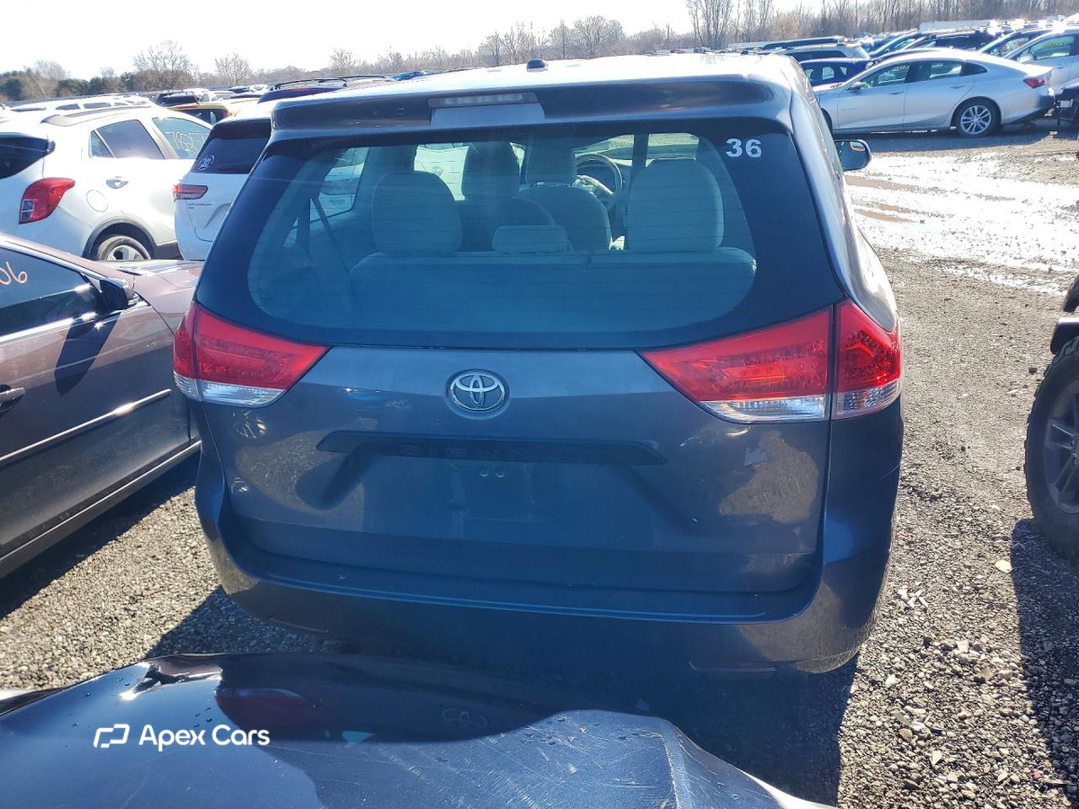 Toyota Sienna 2013