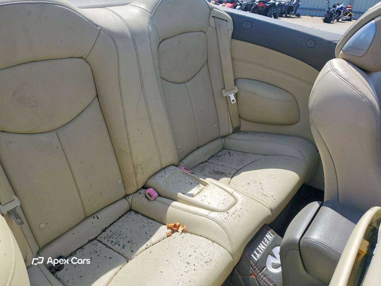 Infiniti G 2011